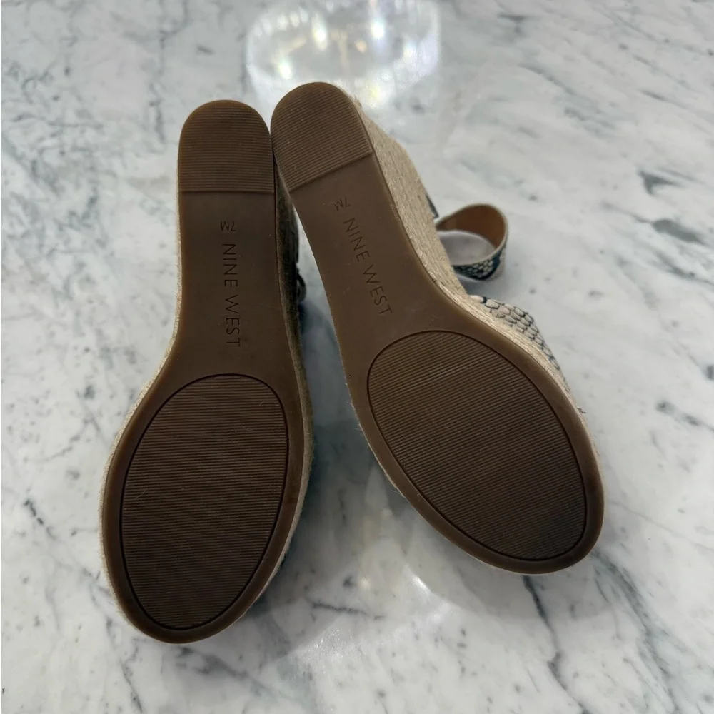 NEW Nine West Snakeskin Black and Cream Wedges Size 7 - Picture 5 of 5